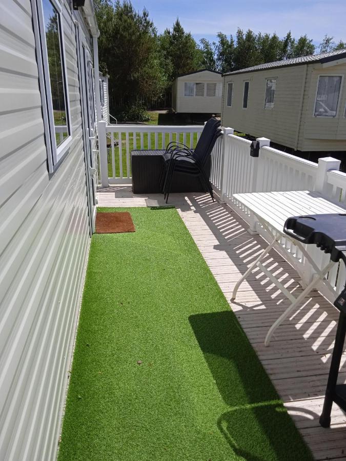 Chalet, Balcony, Bbq, Sleeps 6, Appartement Lytchett Minster Buitenkant foto