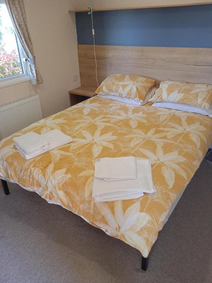 Chalet, Balcony, Bbq, Sleeps 6, Appartement Lytchett Minster Buitenkant foto